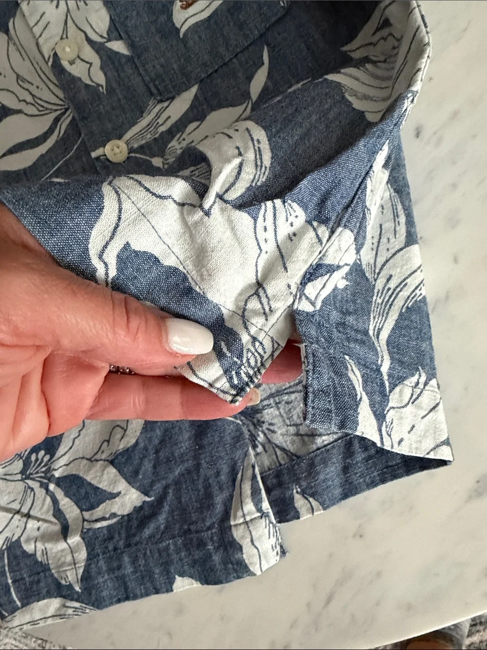 GAP Blue and White Floral Short-Sleeve Button-Up Shirt